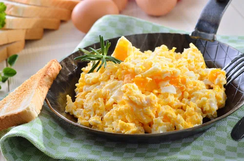 Jak poprawić smak jajecznicy?