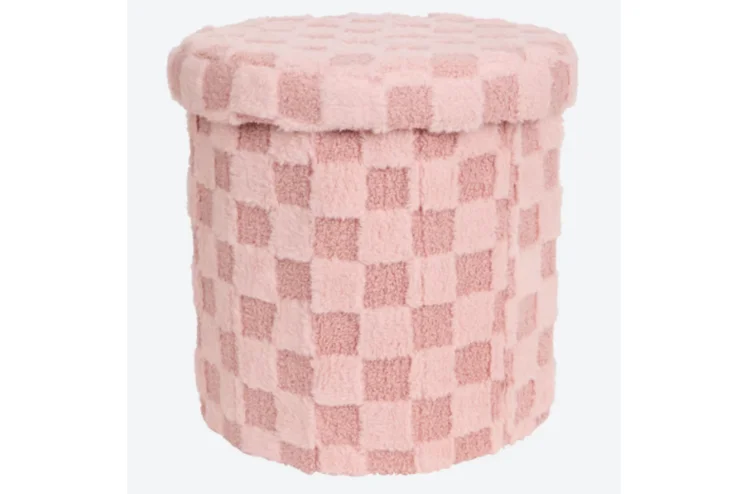 Zdjęcie Ta pufa z Action za 44 zł to gorący hit mieszkań! Dodatkowe miejsce dla gości, pomieści graty, a wygląd i materiał zachwyca #3