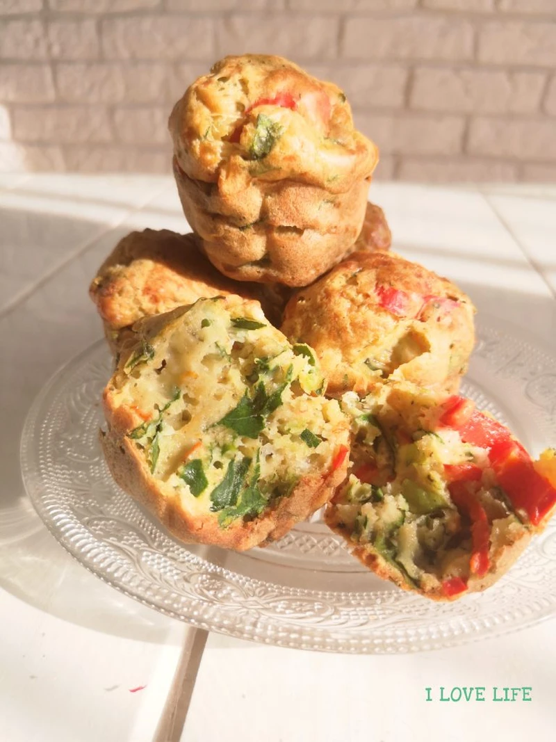 Muffiny ze szpinakiem i papryką