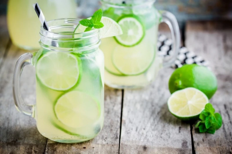 LEMONIADA Z LIMONKĄ