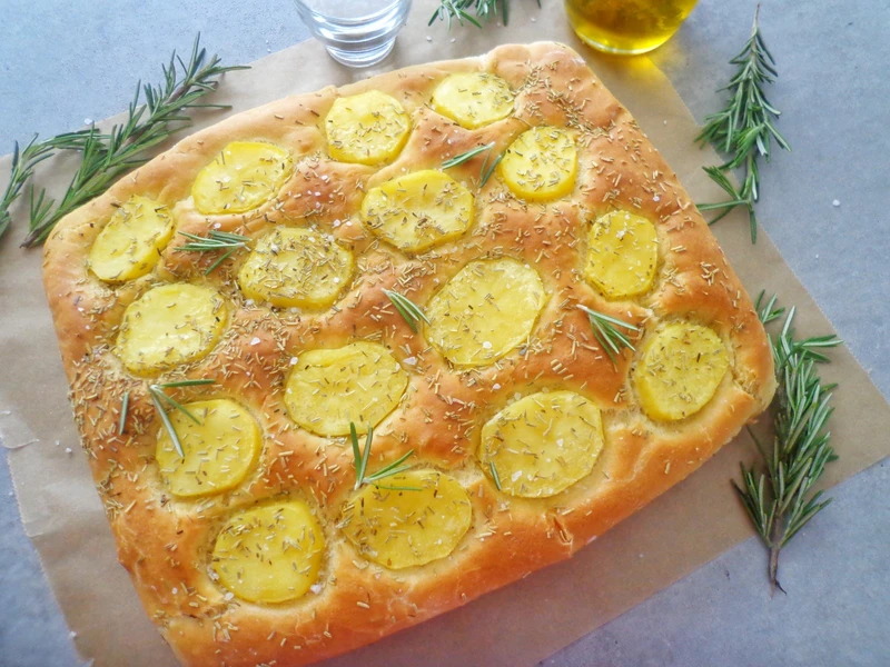 Focaccia z ziemniakami i rozmarynem