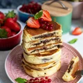 Puszyste pancakes z nutellą w środku