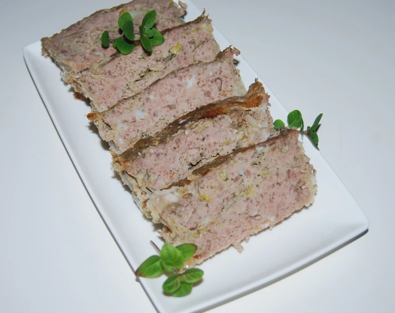 Pieczeń z mięsa mielonego z porem