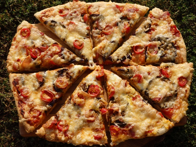 Pizza z grillowanym bakłażanem