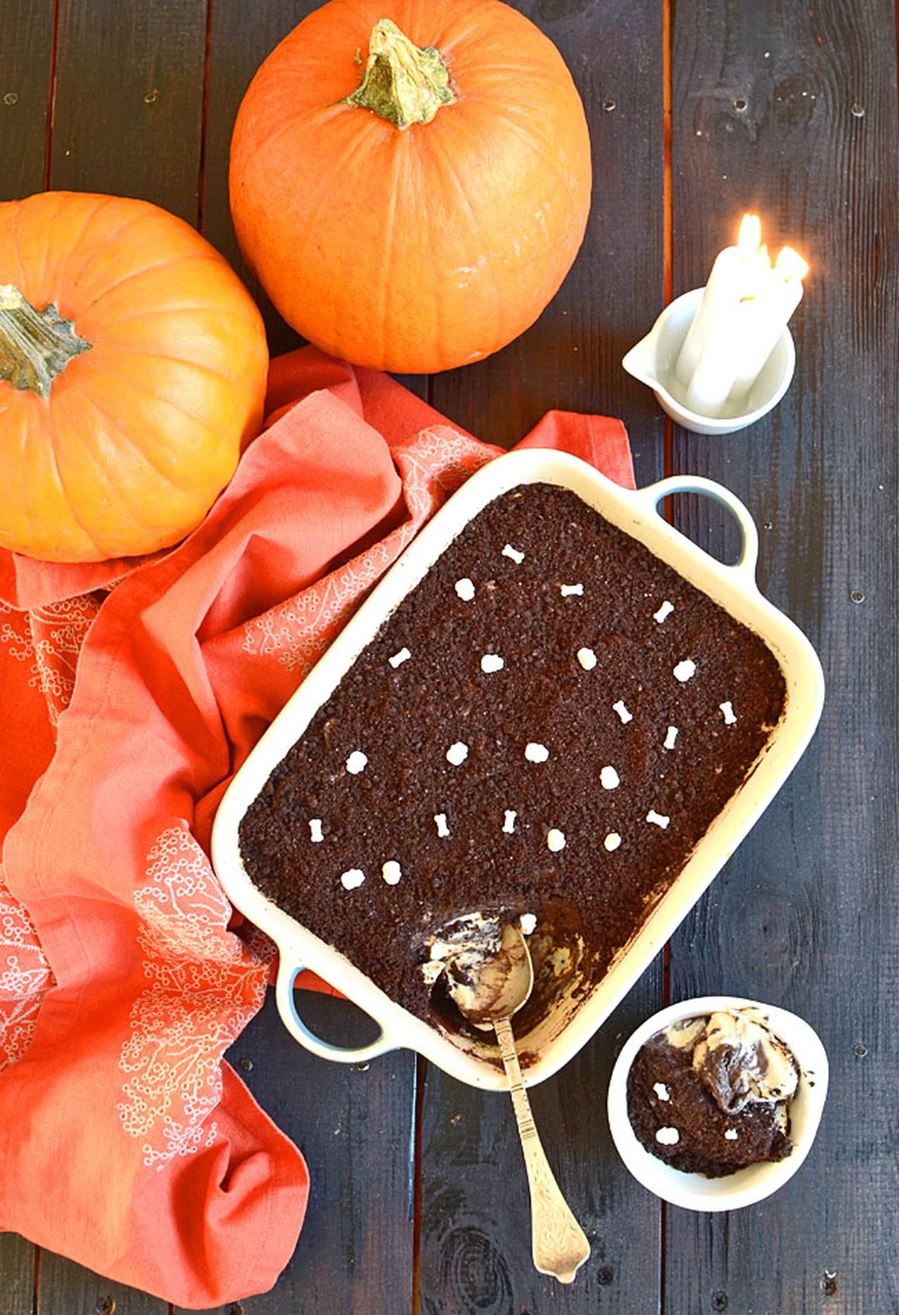 Ziemisty deser, czyli dirt cake - dobry na Halloween, ale też dla każdego ogrodnika ;)