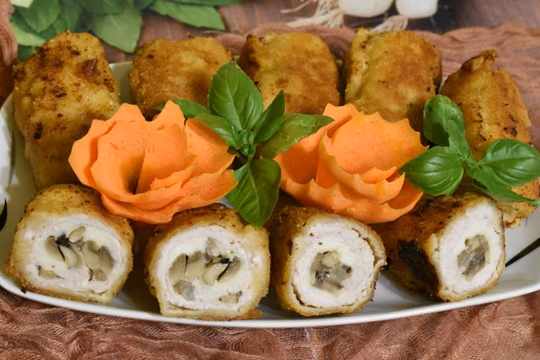 Roladki z pieczarkami i mozzarellą
