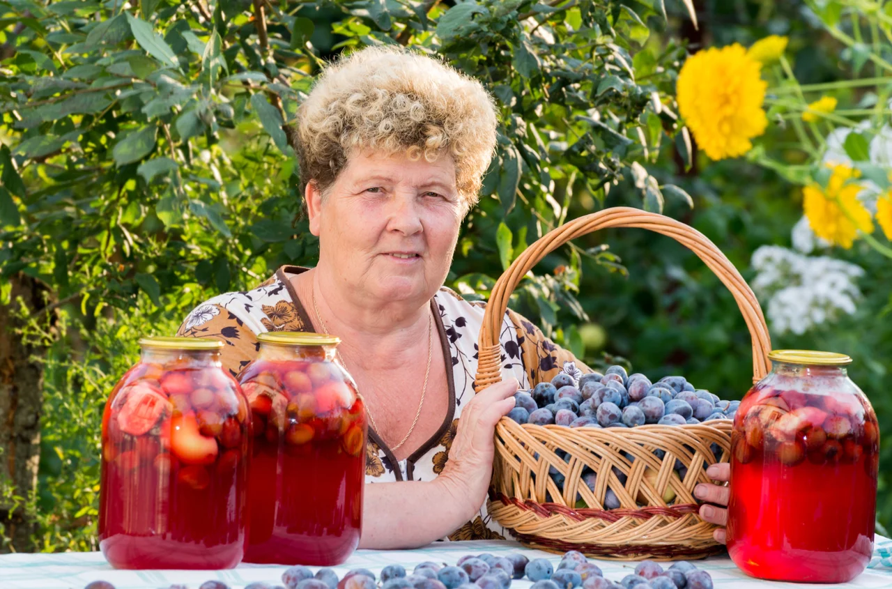 Kiszone śliwki to sztos do słoika! Zimą będziesz sobie dziękować, że je zrobiłeś