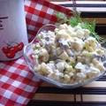 Sałatka pieczarkowo-ziemniaczana z ogórkiem kiszonym i porem + koperek ..pycha :)