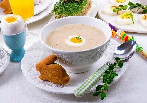 Barszcz biały na Wielkanoc - czym różni się od żurku?