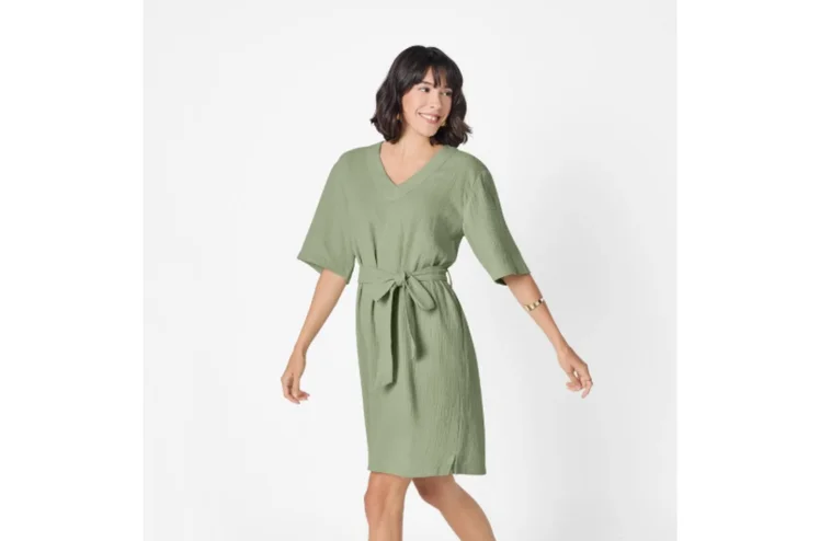 Zdjęcie Te sukienki z Lidla za 29 zł zrobią furorę tego lata! Cudowna bawełna muślinowa, a krój i kokarda dodają kobiecości #2