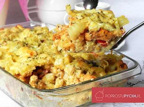 MAKARONOWA ZAPIEKANKA Z KURCZAKIEM, BESZAMELEM ORAZ MOZZARELLĄ!