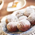 Tradycyjne pączki z różą