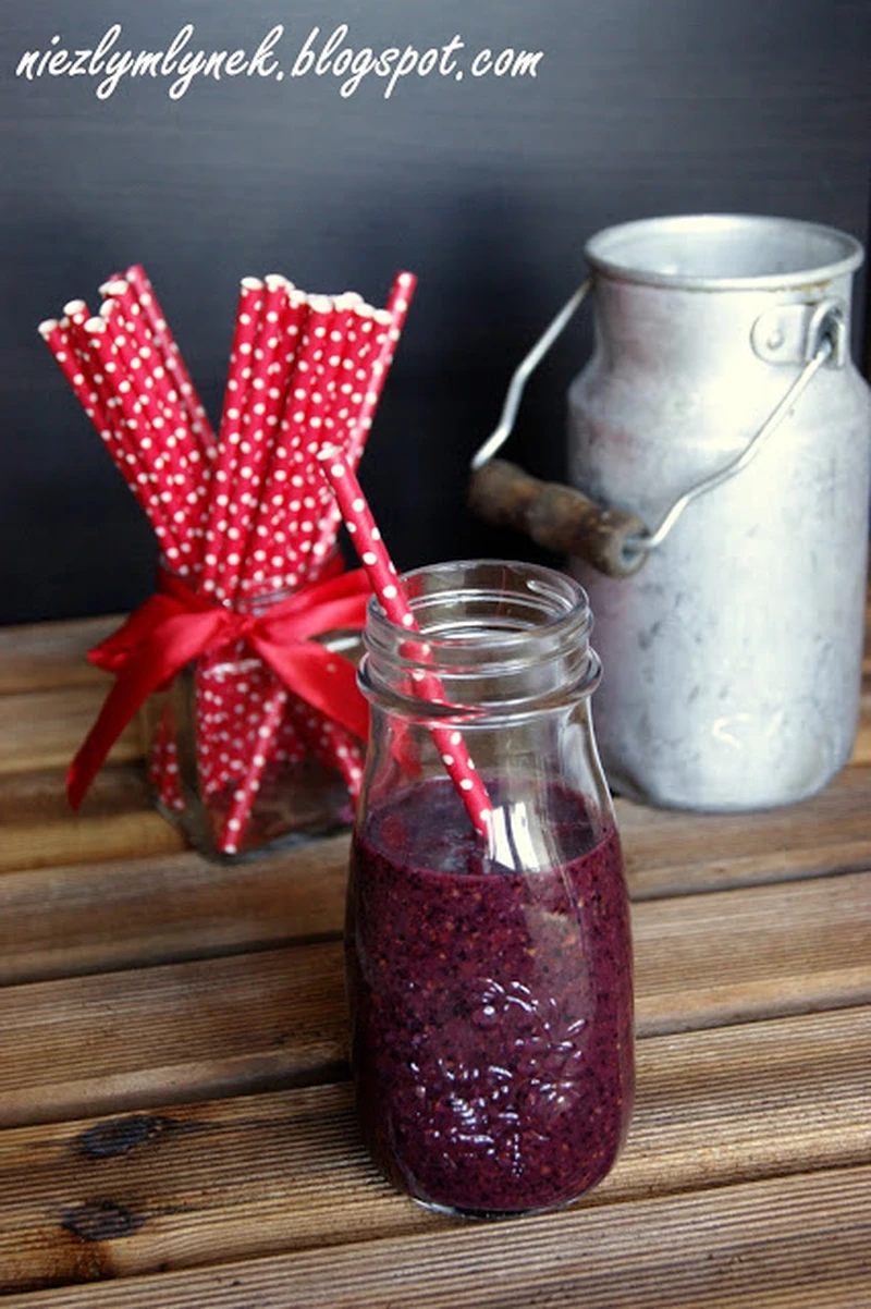 Pyszne Smoothie jabłkowe z borówkami, pomarańczą i siemieniem lnianym