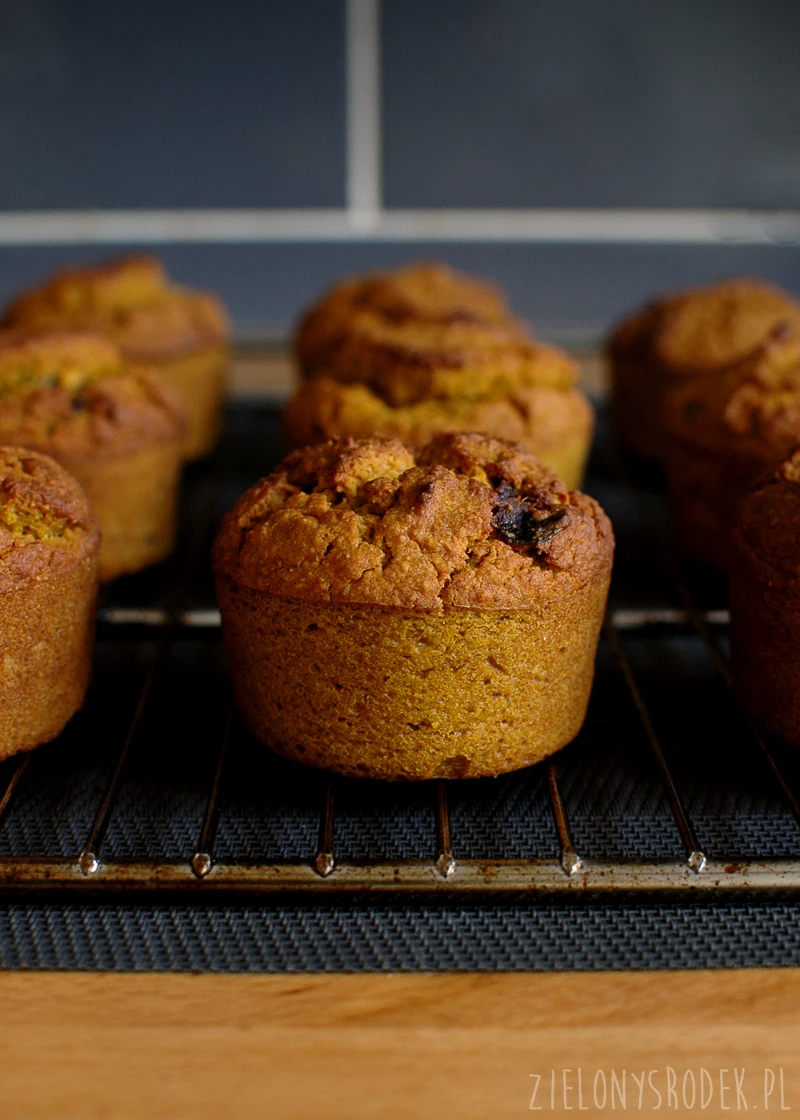 śniadaniowe muffiny dyniowe bez cukru z pomarańczą, imbirem i kaszą jaglaną