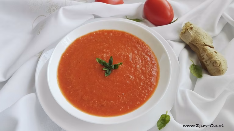 Rozgrzewająca zupa pomidorowa z imbirem