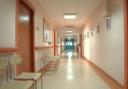 Od 1 lipca duże zmiany w szpitalach. Część pacjentów wróci szybciej do domu!