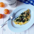 OMLET ŚRÓDZIEMNOMORSKI ZE SZPINAKIEM I FETĄ