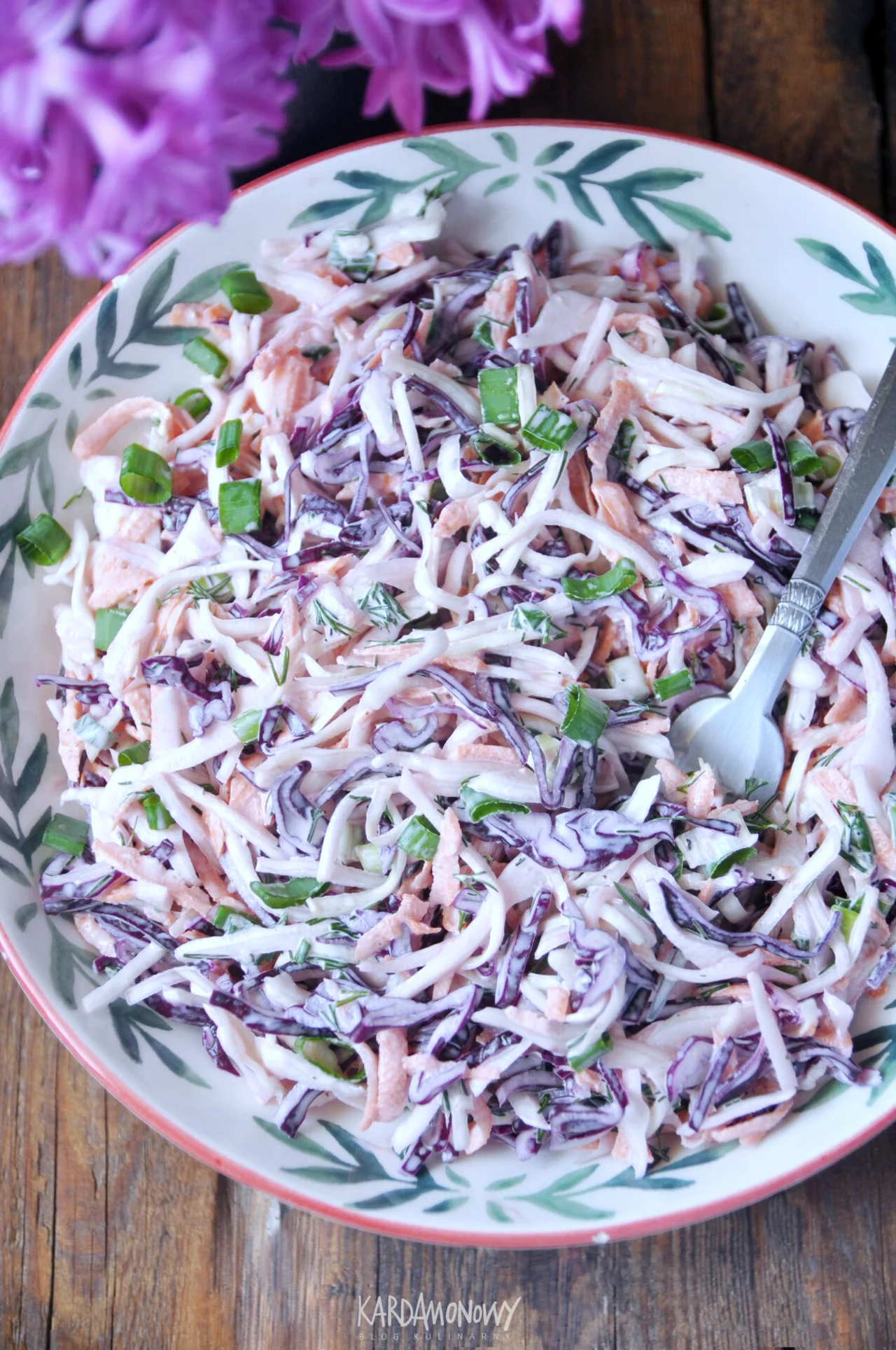 Coleslaw z białej i czerwonej kapusty