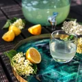 Lemoniada z kwiatów czarnego bzu