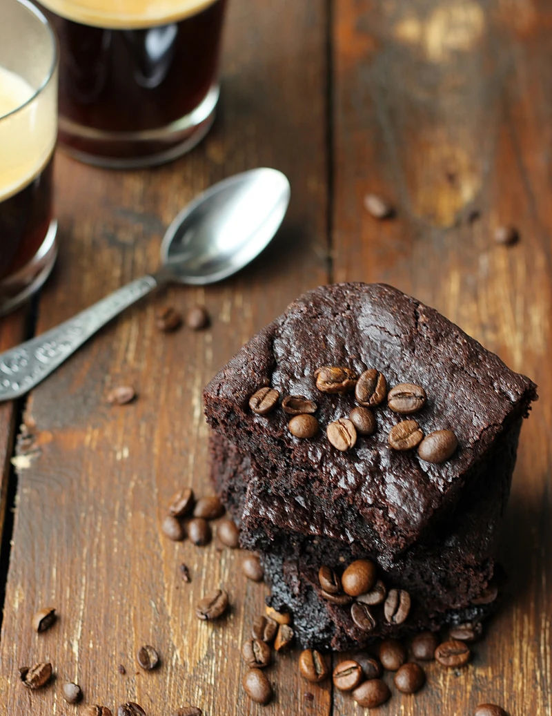 Proste i pyszne kawowe brownie bez czekolady
