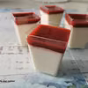 Deserki panna cotta z sosem truskawkowym