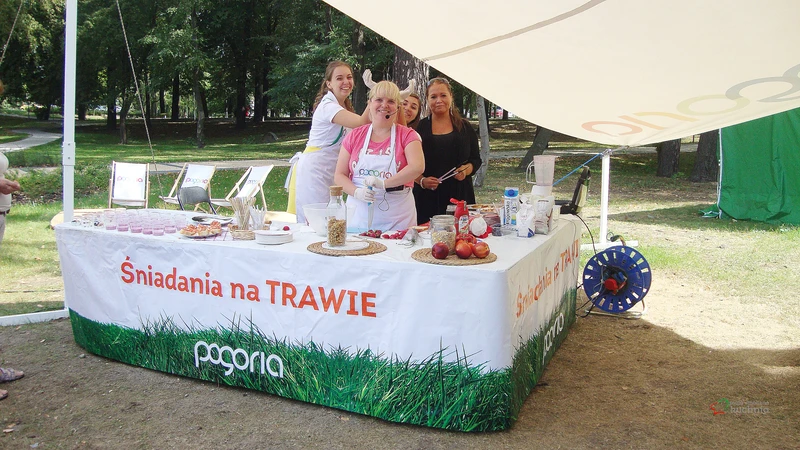 Śniadanie na trawie