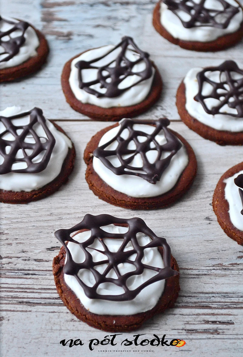 Fit ciastka a`la oreo z kremem kokosowym i czekoladą (bez cukru i glutenu, wegańskie)