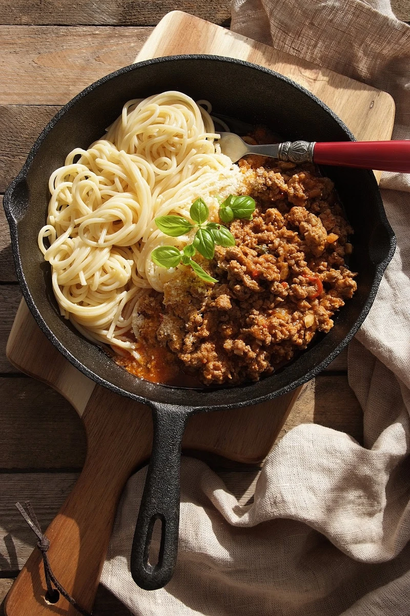 SPAGHETTI BOLOGNESE