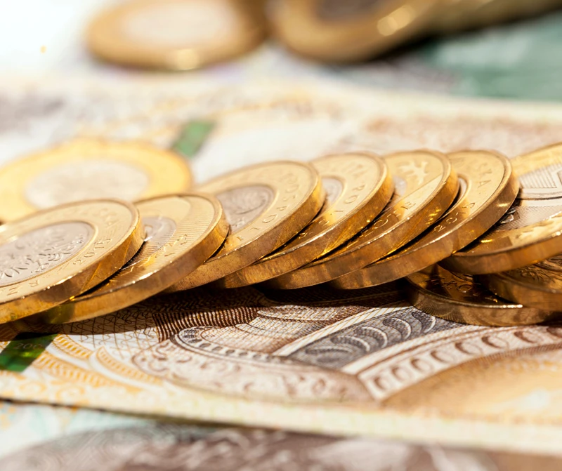 Pensja minimalna wzrośnie dwukrotnie w 2023 roku. Rząd podał kwoty.