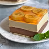 Kawowo-czekoladowe ciasto z bananami i galaretką - bez pieczenia