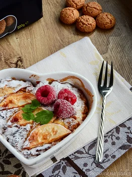 CIASTO ORKISZOWE Z AMARETTI.
