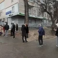 Ludzie uciekają z Kijowa. Nie działają szkoły. Ogromne kolejki do aptek i bankomatów