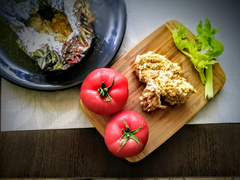 Pieczona pierś z kurczaka w oliwie z oliwek i pieprzu ziołowym