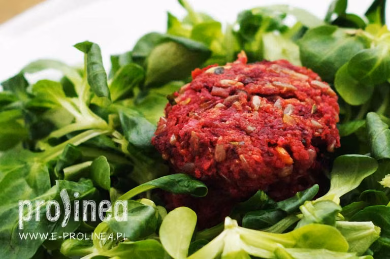 Wege burgery z kaszą jaglaną i burakami