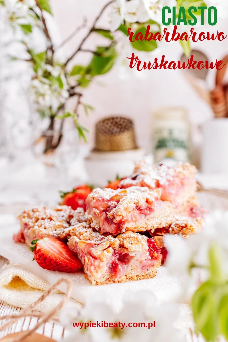 Szybkie ciasto rabarbarowo-truskawkowe