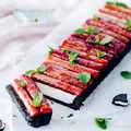 Tarta bez pieczenia z rabarbarem