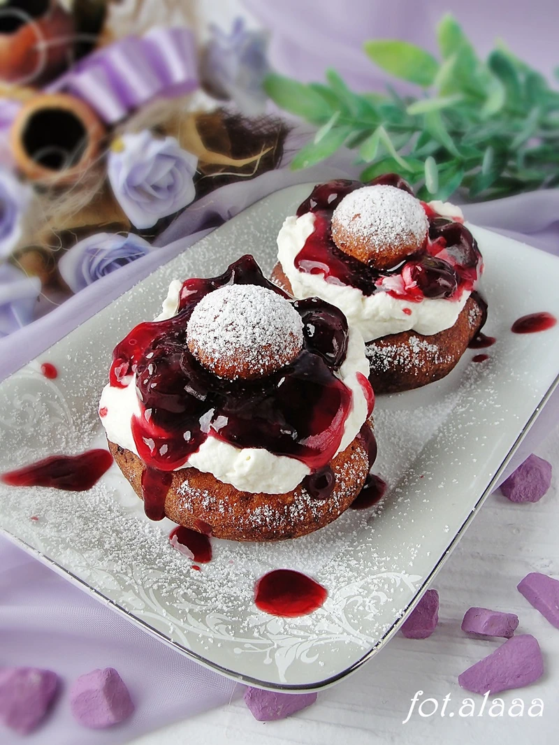 Papanasi - rumuńskie pączki serowe