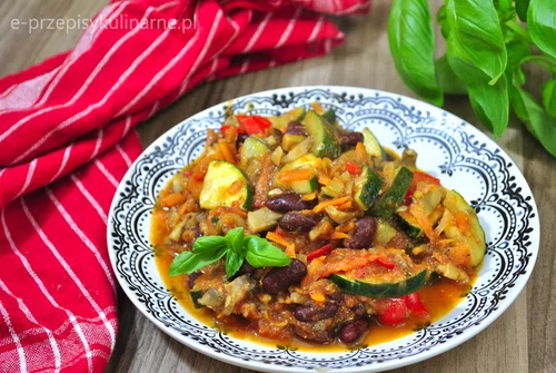 WEGETARIAŃSKI GULASZ WARZYWNY