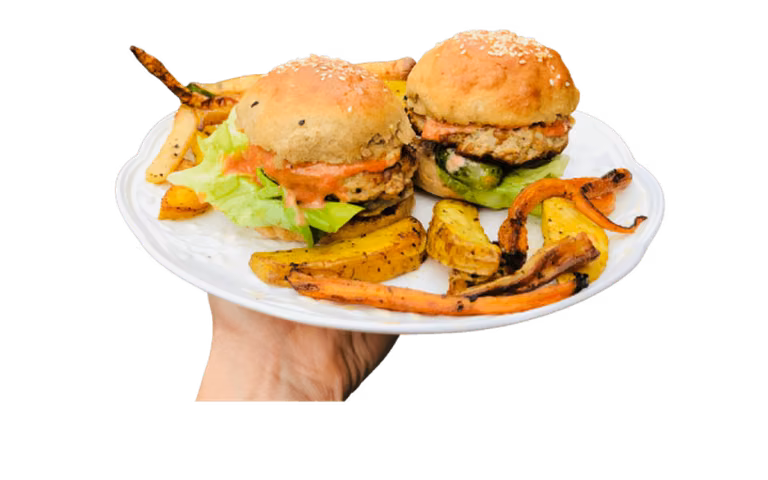 Burgery z orkiszu, indyka i cukinii