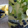 Woda smakowa - ananas, borówki i mięta