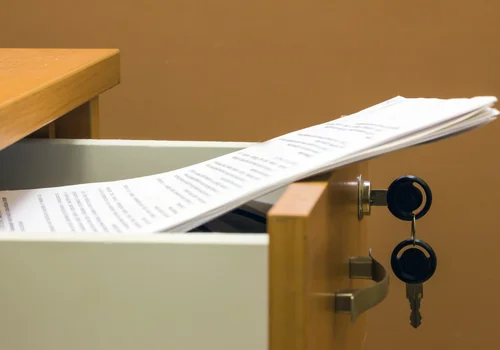 Ten stary dokument może podnieść wysokość świadczenia! Warto przeszukać szafki i sprawdzić kluczowy numer