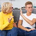 Oddałam ciężarnej córce mieszkanie po mamie. Teraz syn żąda one mnie ogromnej kwoty pieniędzy!