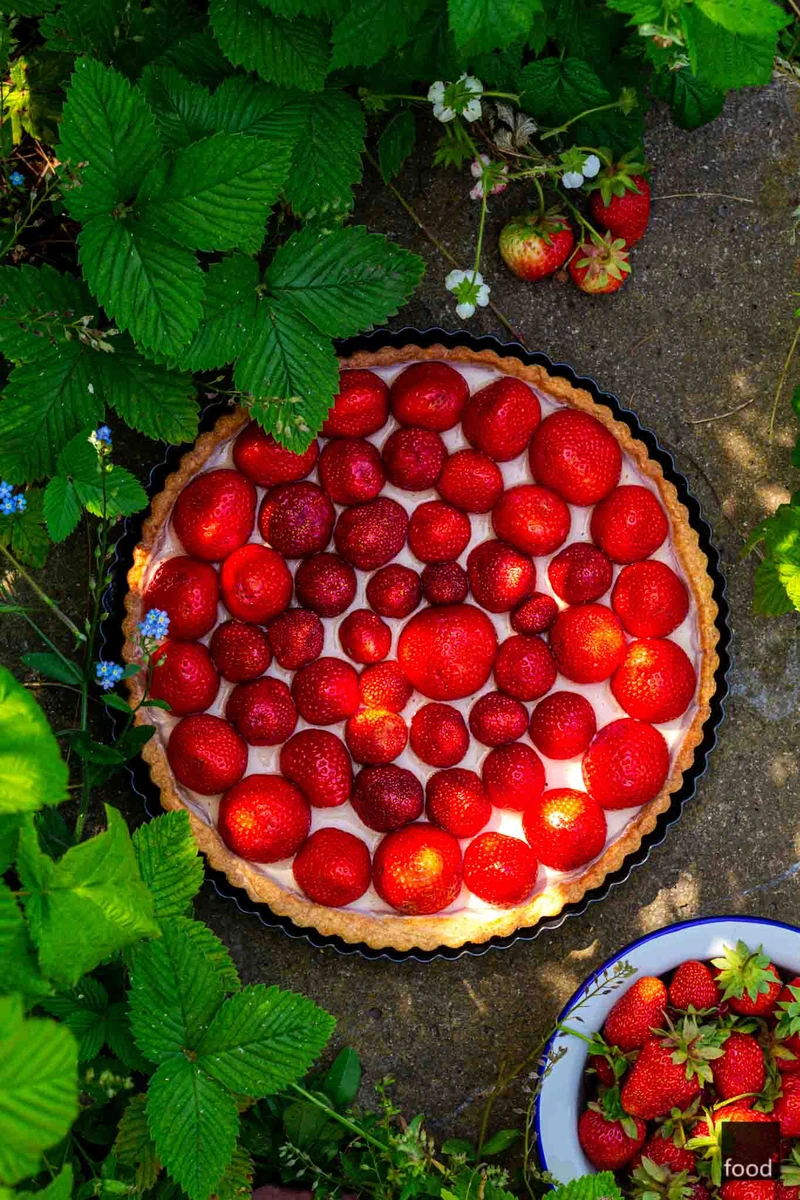 Tarta z panna cottą i truskawkami