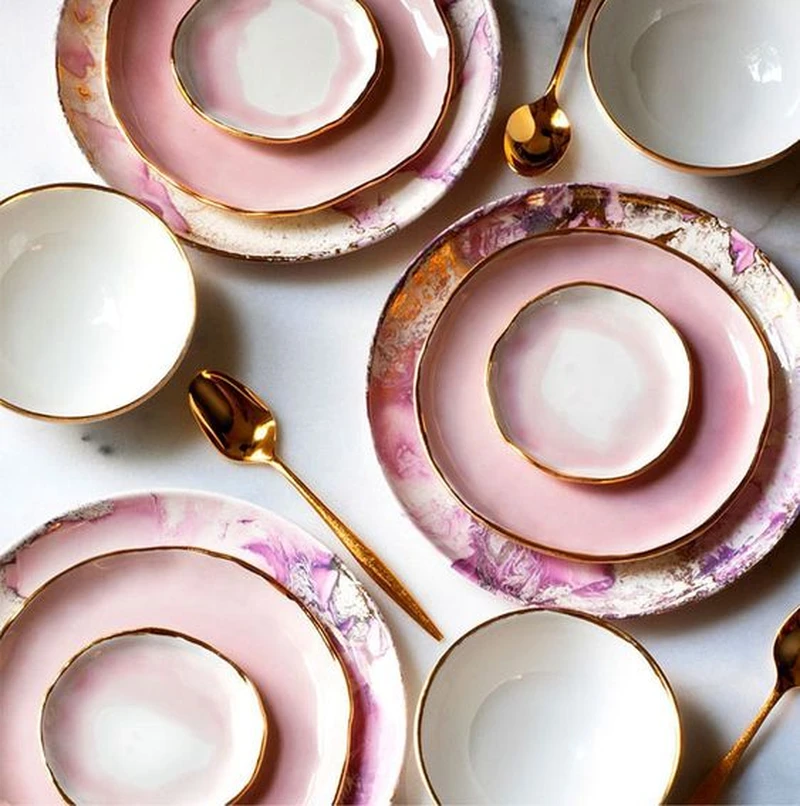 Nieregularna zastawa ceramiczna