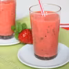 Koktajl truskawkowy z kiwi i miętą