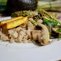 Owsianka z Pieczarkami, Awokado  i Tofu