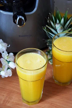 Sok wyciskany ananasowy – poświąteczny detoks