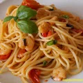 Spaghetti z krewetkami i pomidorkami