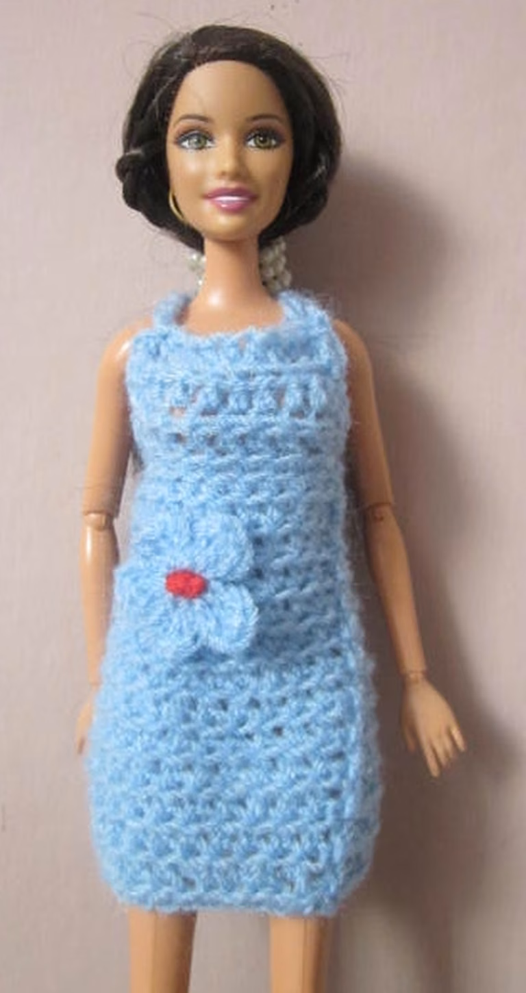 Szydełkowa sukieneczka w kolorze blue