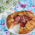 Keto galette z rabarbarem i frangipane - moderncavegirl.pl